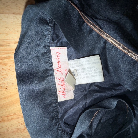 Elegant Black and Gold Patterned Top - Picture 7 of 10